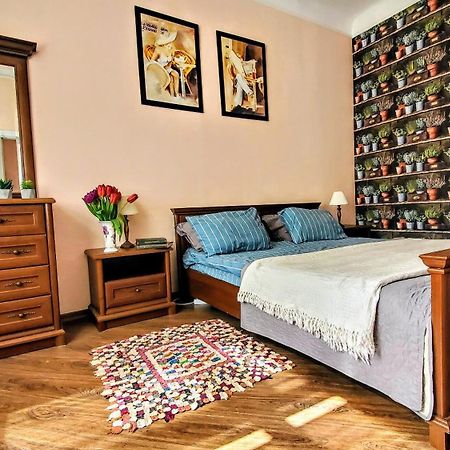 Kyiv Top Location 60M2 Apt In Old City Fast Wifi Selfchekin 외부 사진