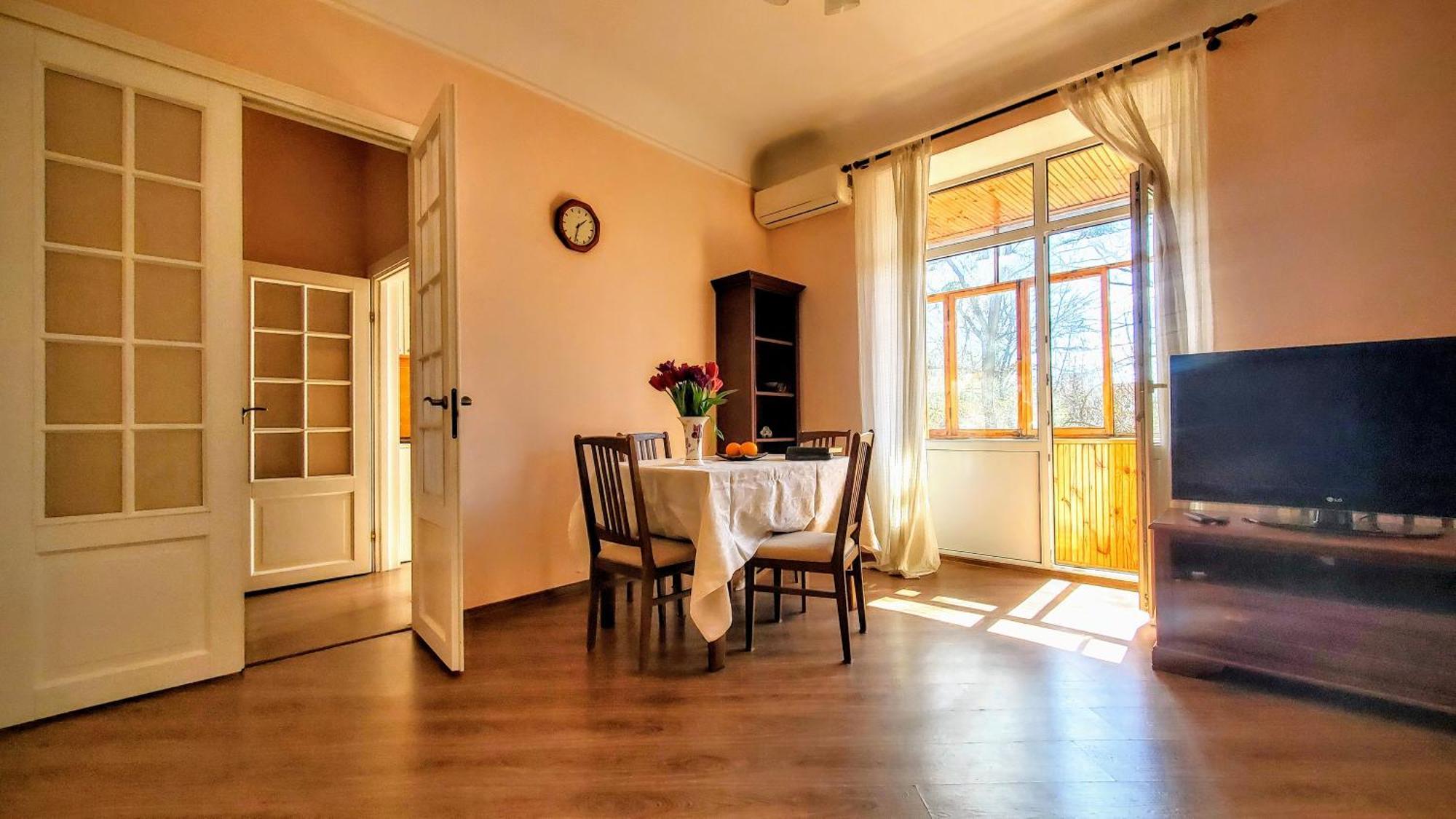 Kyiv Top Location 60M2 Apt In Old City Fast Wifi Selfchekin 외부 사진