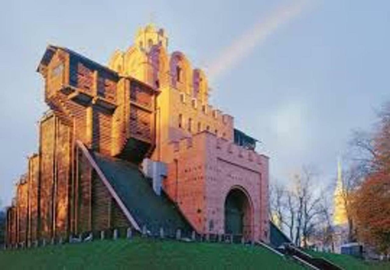 Kyiv Top Location 60M2 Apt In Old City Fast Wifi Selfchekin 외부 사진